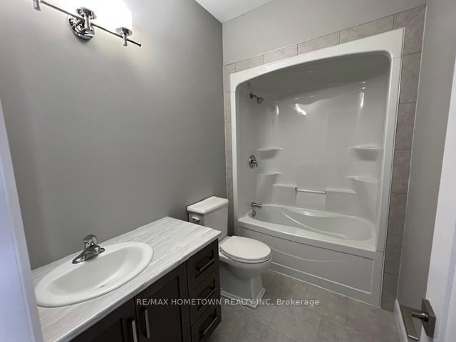 Photo 5 of 1210 Webster Crescent, Brockville — HOMEH