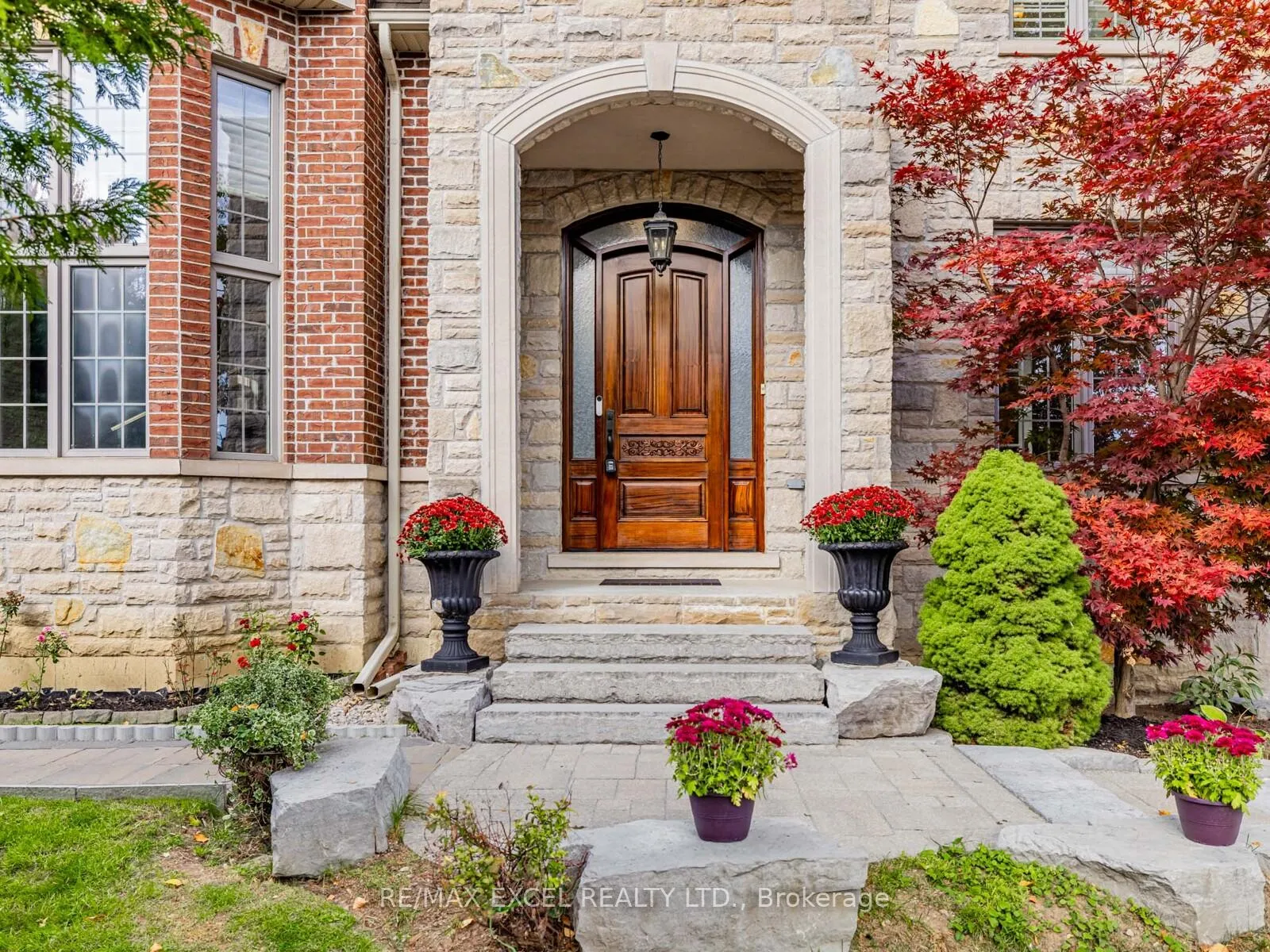 Photo 2 of 134 Spruce Avenue, Richmond Hill, South Richvale — HOMEH