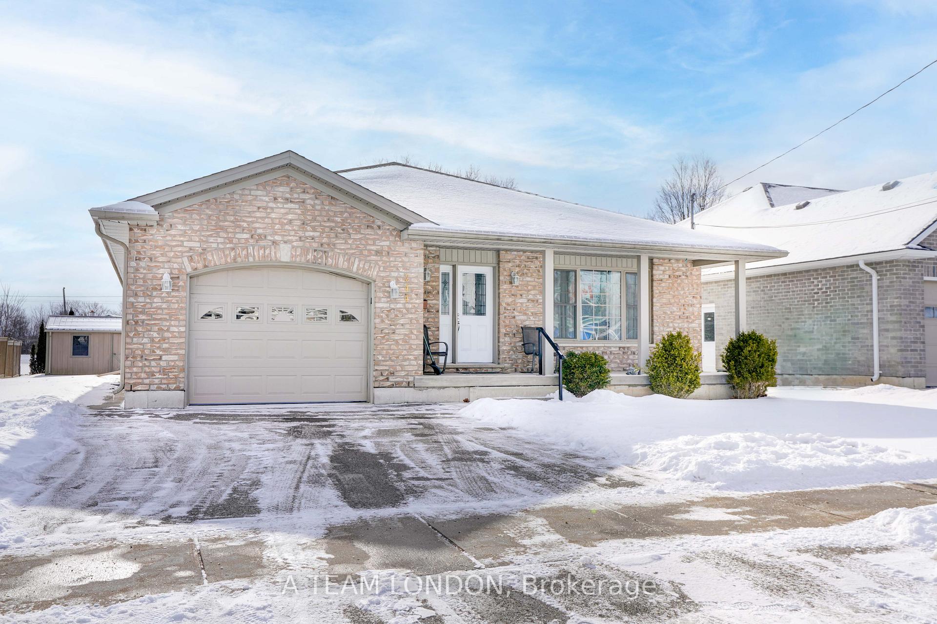 Photo 2 of 244 Sydenham Street E, Aylmer — HOMEH