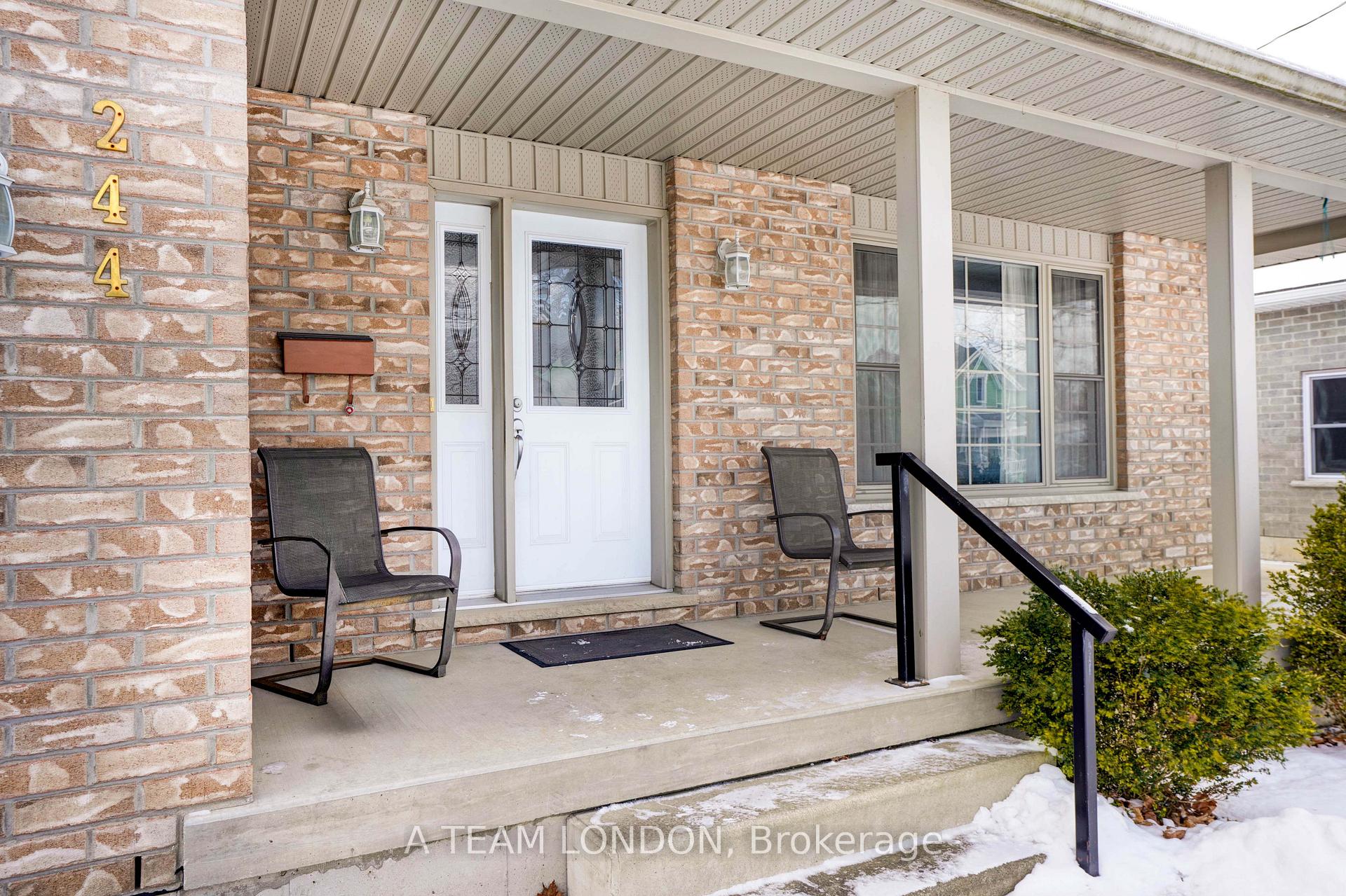 Photo 4 of 244 Sydenham Street E, Aylmer — HOMEH