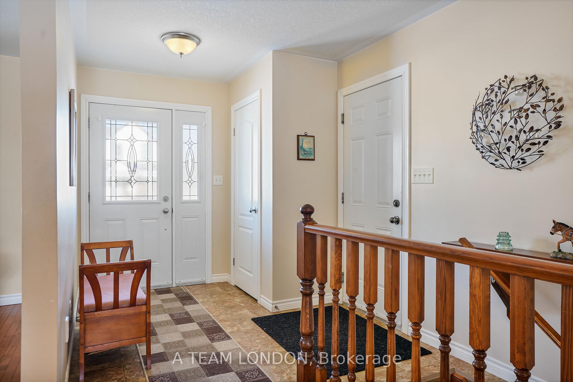 Photo 5 of 244 Sydenham Street E, Aylmer — HOMEH