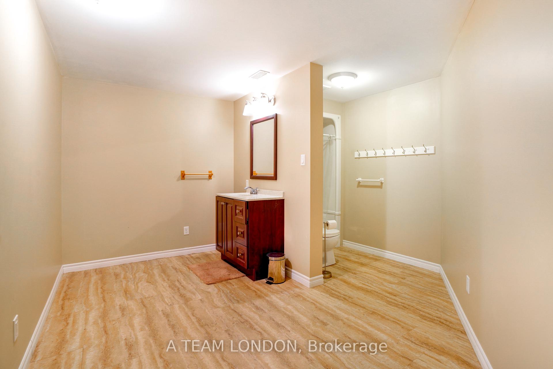 Photo 26 of 244 Sydenham Street E, Aylmer — HOMEH