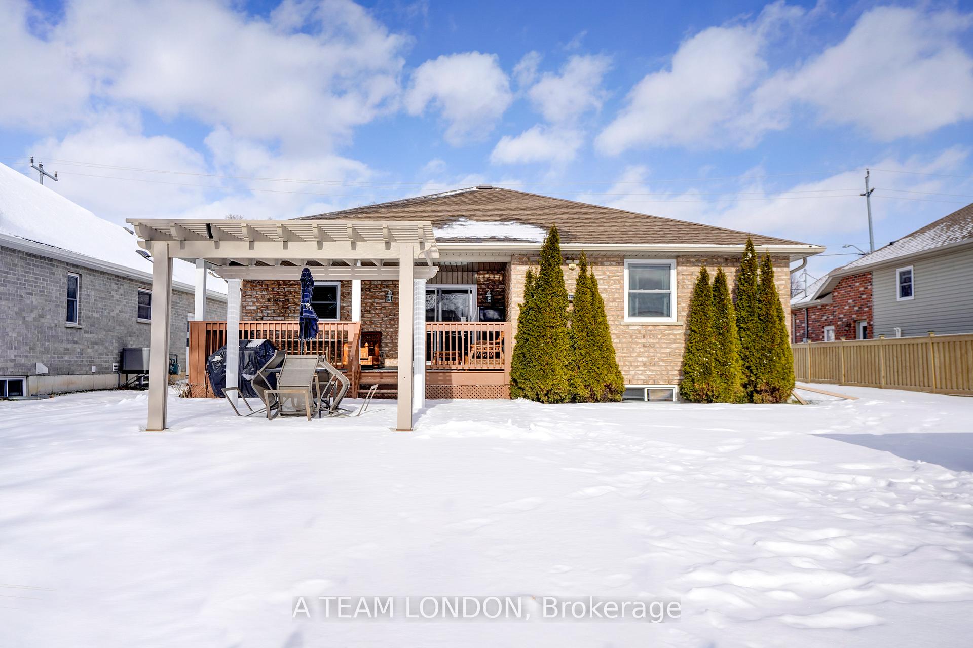 Photo 35 of 244 Sydenham Street E, Aylmer — HOMEH