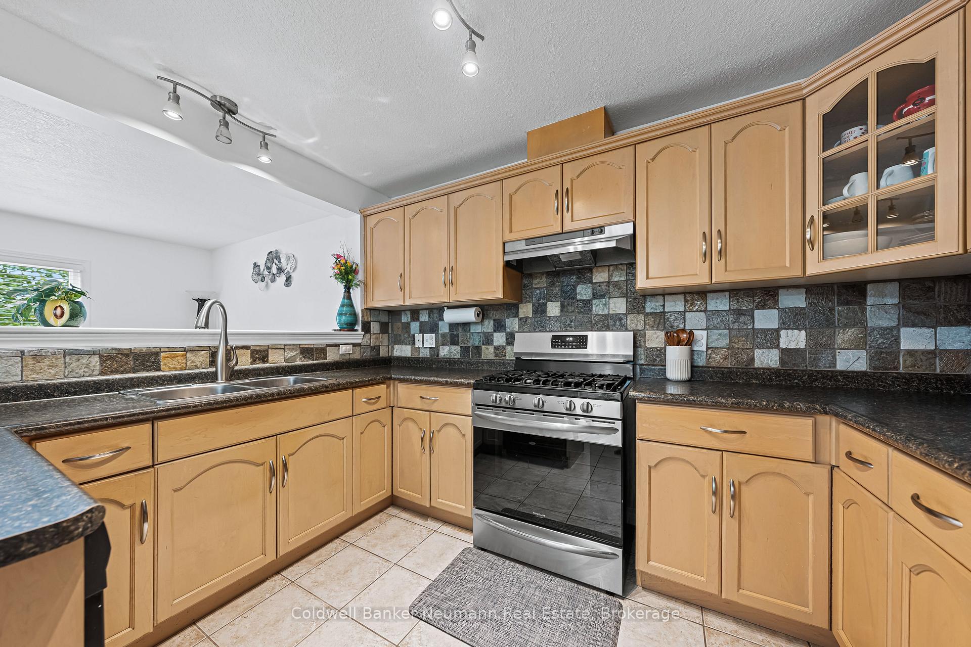Photo 13 of 11 Edwards Street, Guelph, Grange Road — HOMEH
