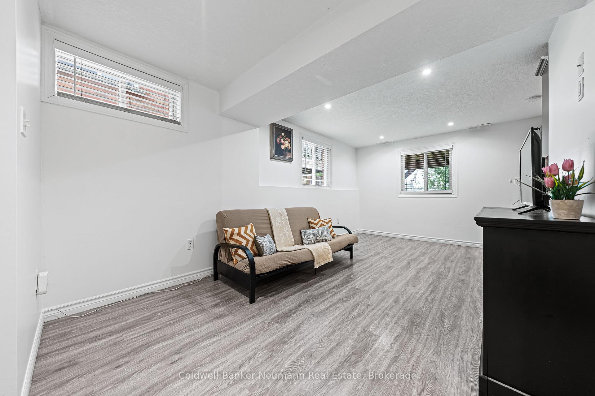 Photo 29 of 11 Edwards Street, Guelph, Grange Road — HOMEH