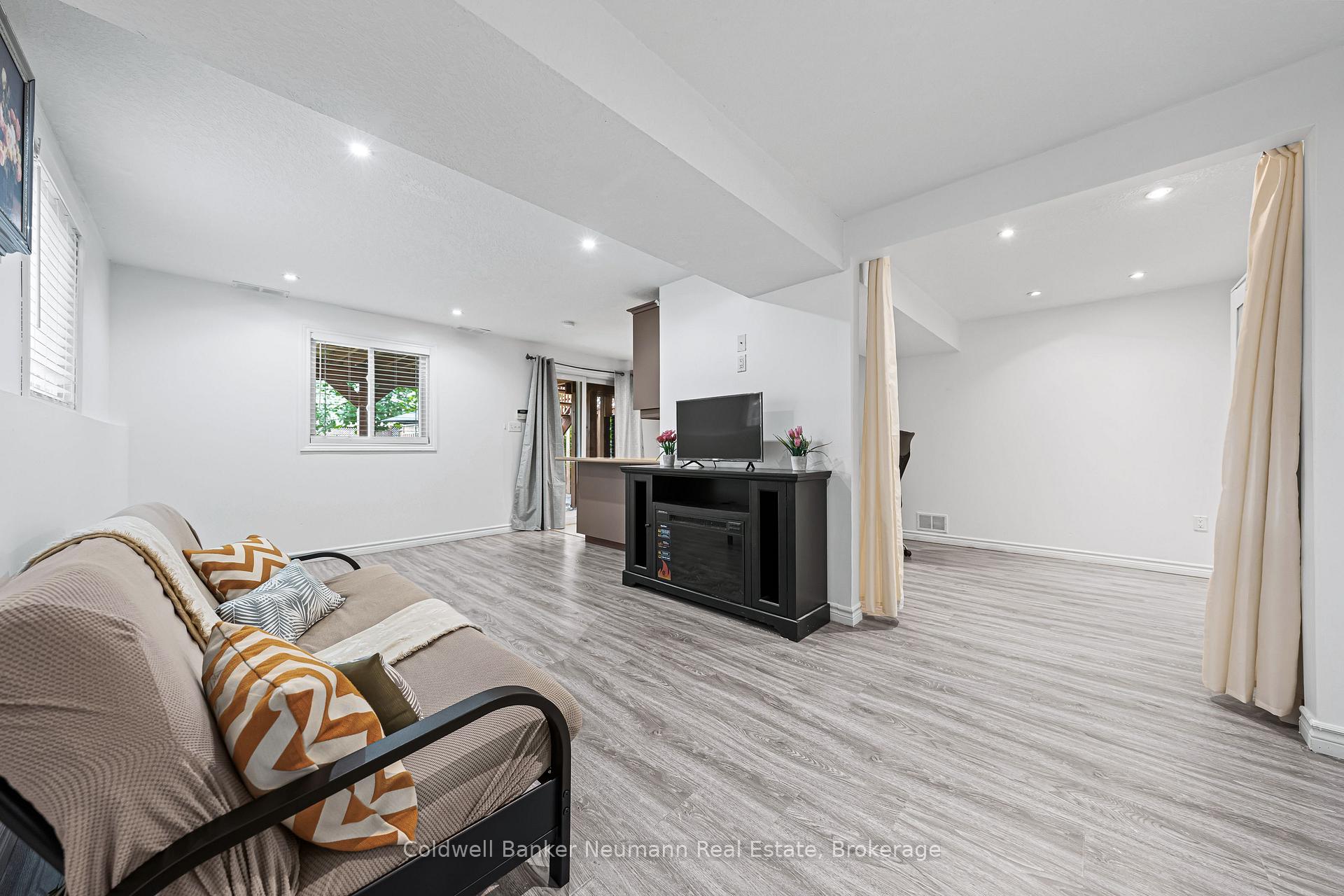 Photo 31 of 11 Edwards Street, Guelph, Grange Road — HOMEH