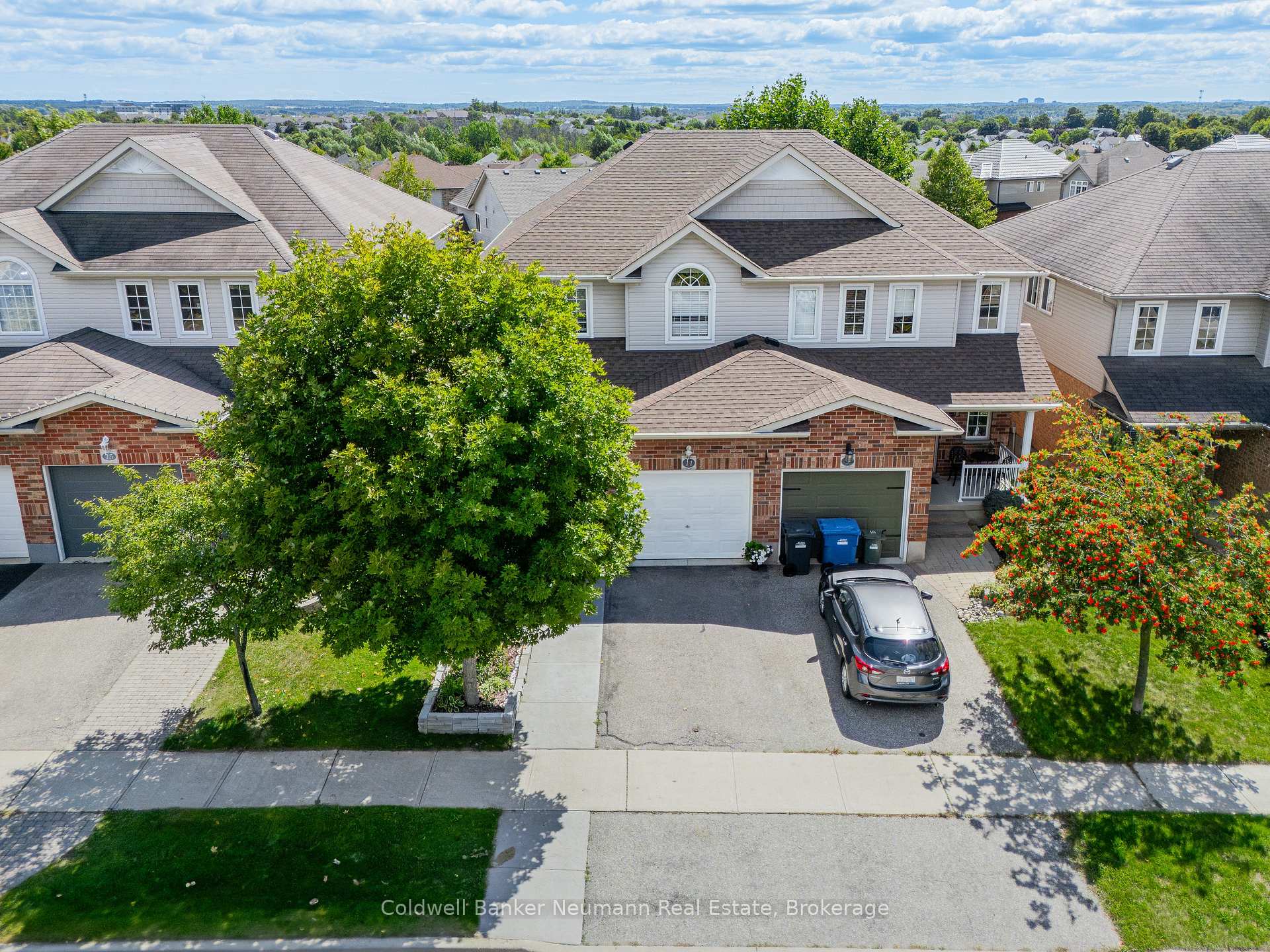Photo 45 of 11 Edwards Street, Guelph, Grange Road — HOMEH