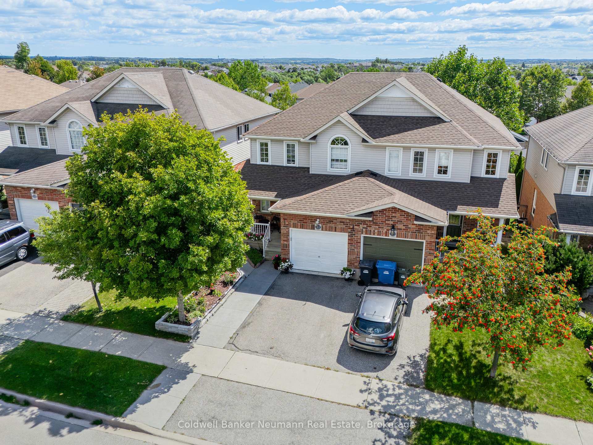 Photo 46 of 11 Edwards Street, Guelph, Grange Road — HOMEH