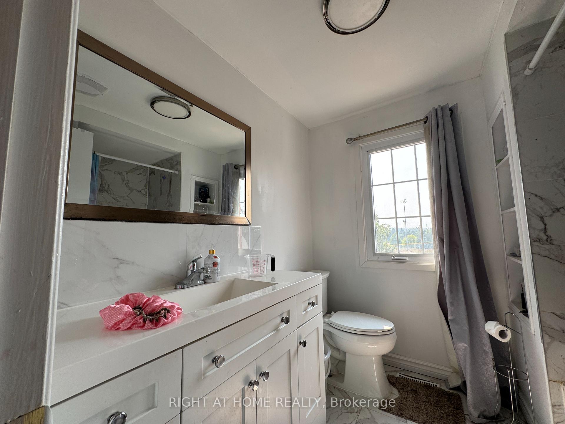 Photo 9 of 42 Cornwall Drive, Ajax, Central — HOMEH