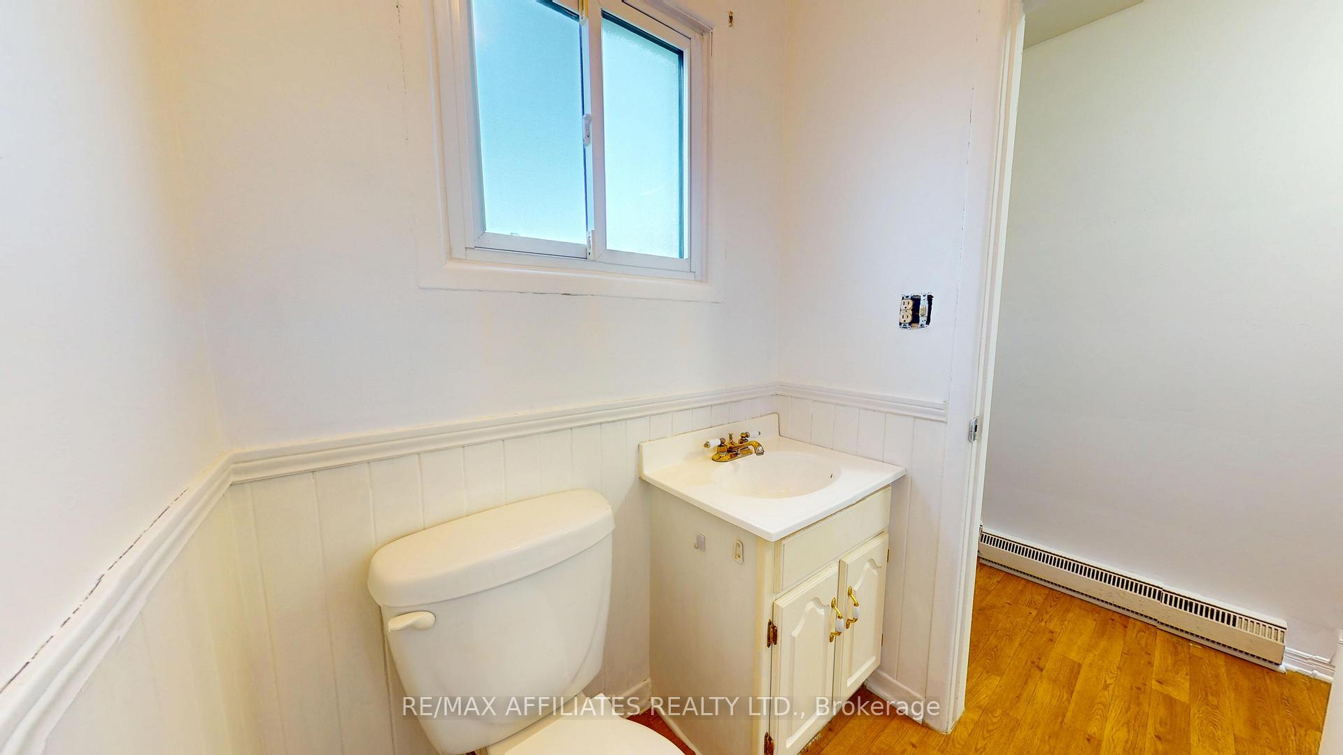 Photo 9 of 23 Maple Avenue, Brockville — HOMEH