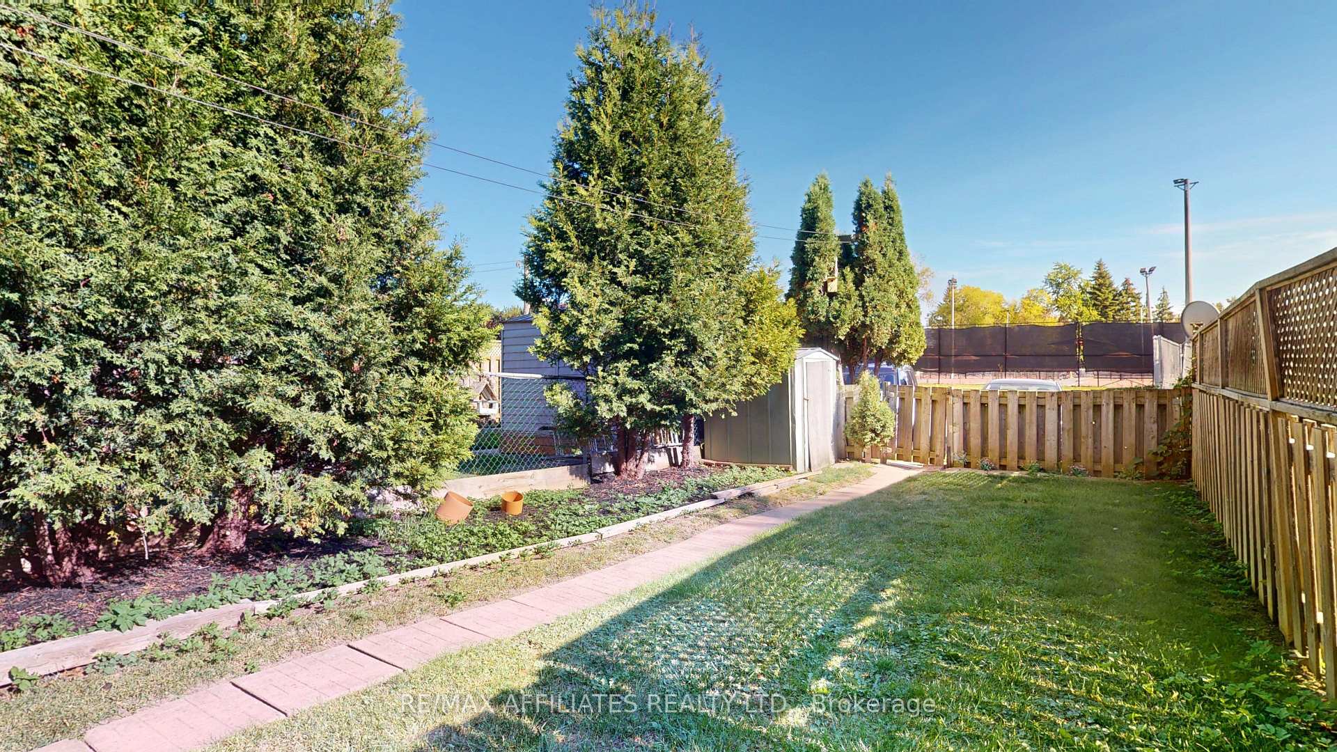 Photo 26 of 23 Maple Avenue, Brockville — HOMEH