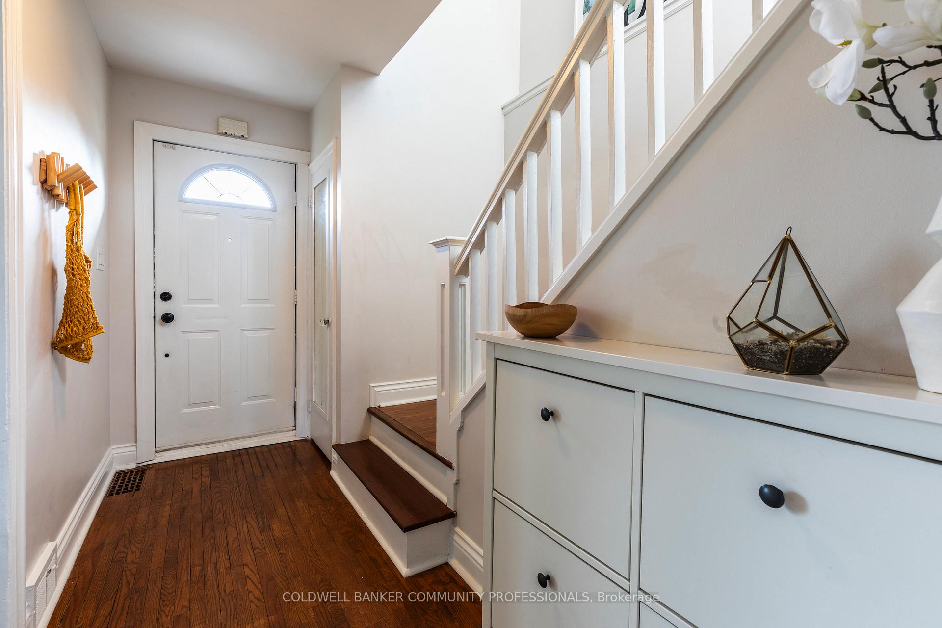 Photo 3 of 62 Cloverdale Avenue, Hamilton, Rosedale — HOMEH