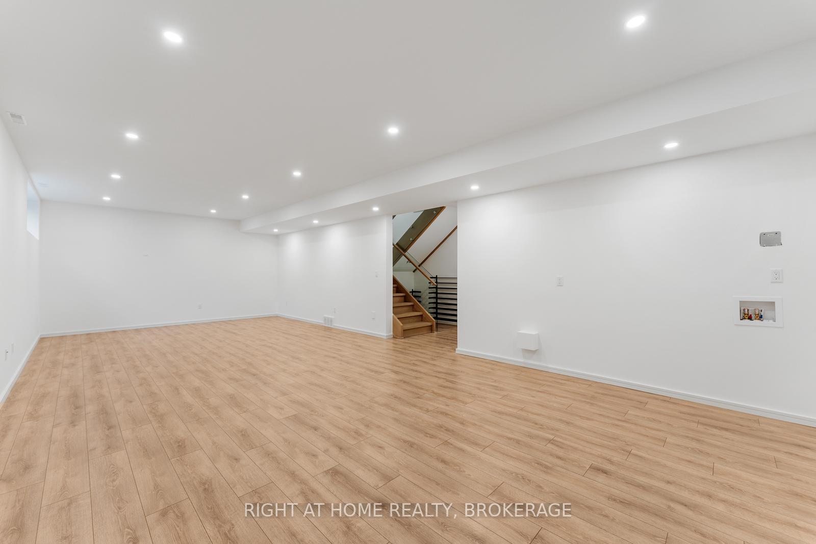 Photo 37 of 14 Maple Street, Guelph, Dovercliffe Park/Old University — HOMEH