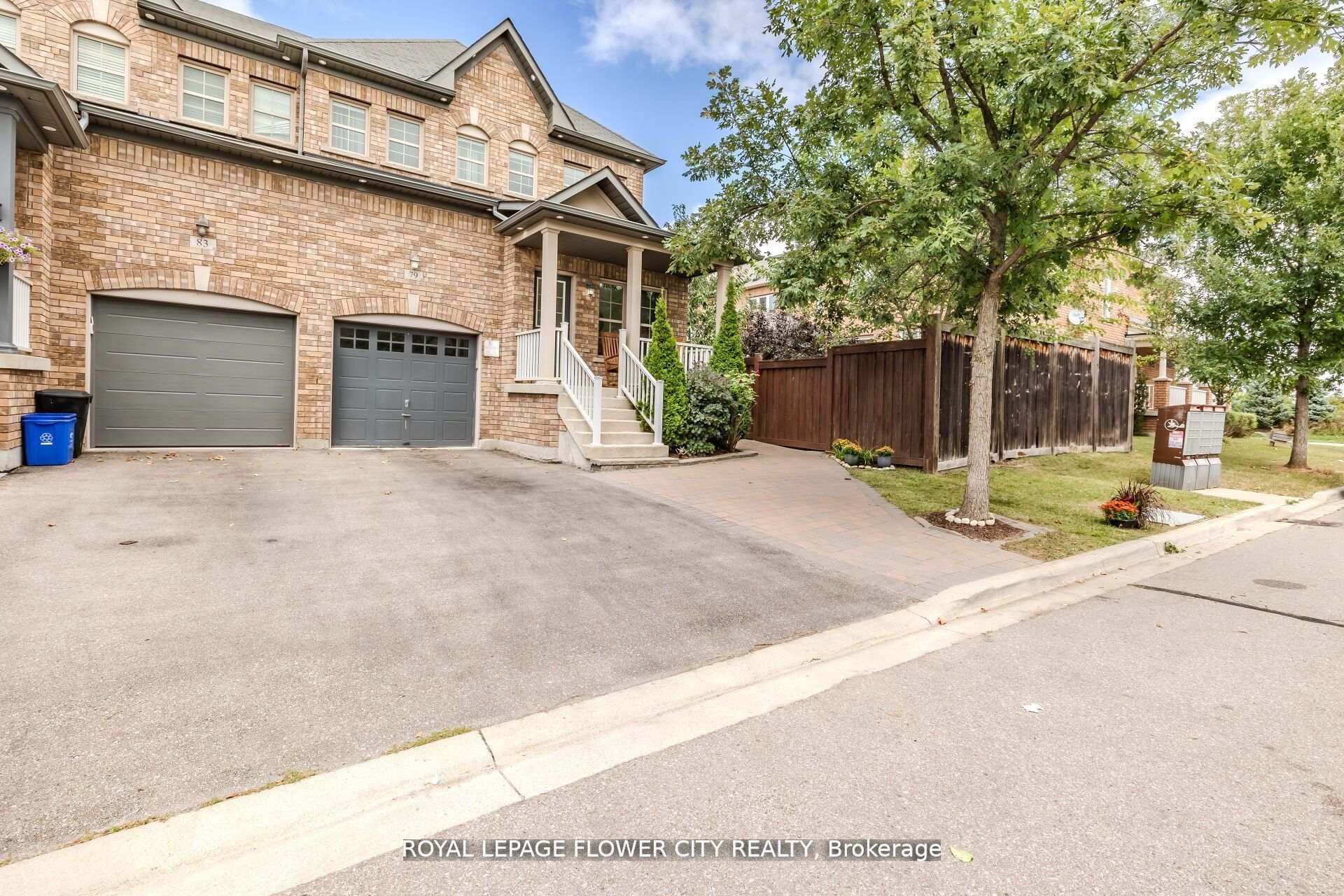Photo 2 of 79 Mander Place N, Milton, Scott — HOMEH