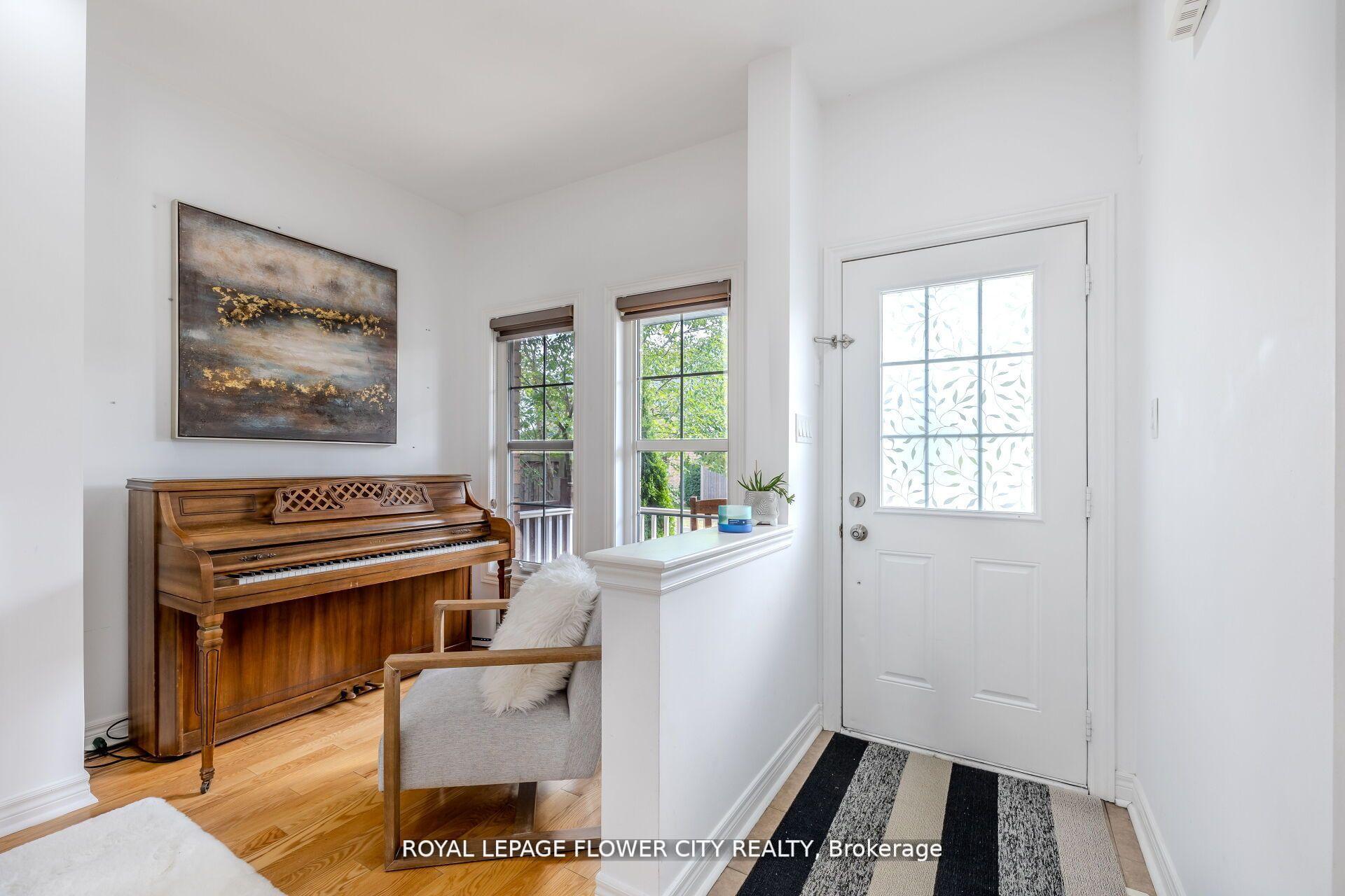 Photo 5 of 79 Mander Place N, Milton, Scott — HOMEH
