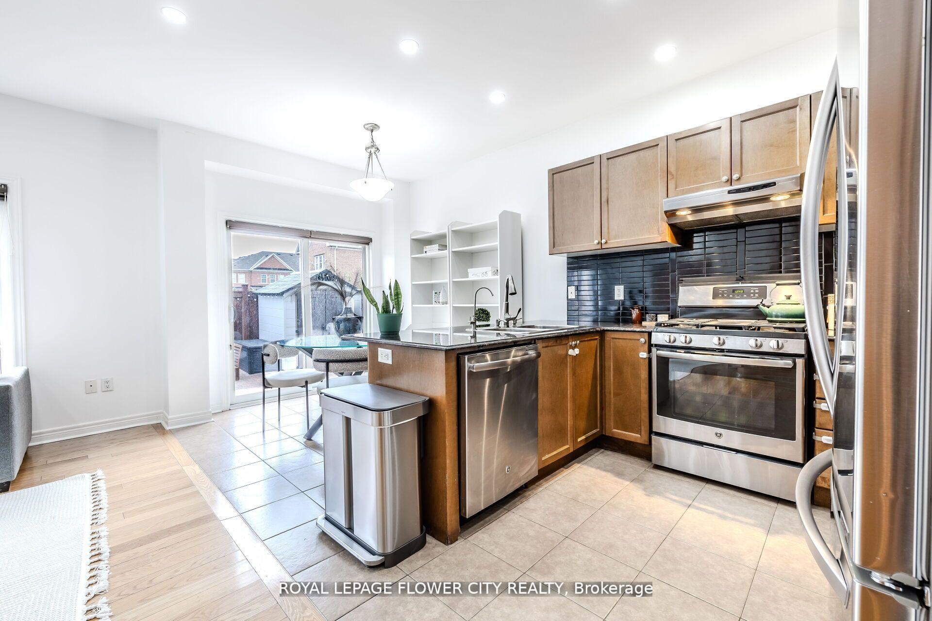 Photo 13 of 79 Mander Place N, Milton, Scott — HOMEH