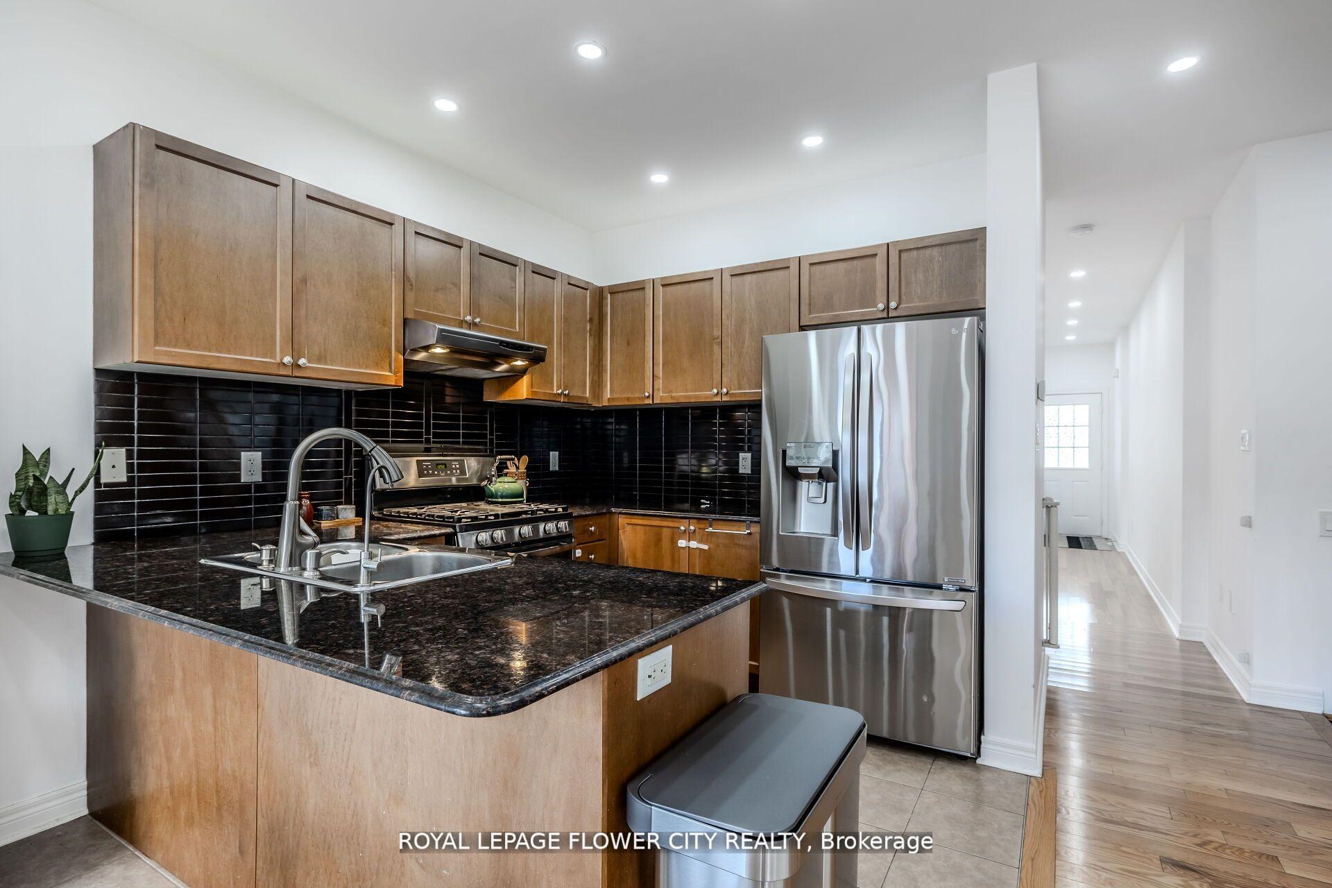 Photo 15 of 79 Mander Place N, Milton, Scott — HOMEH