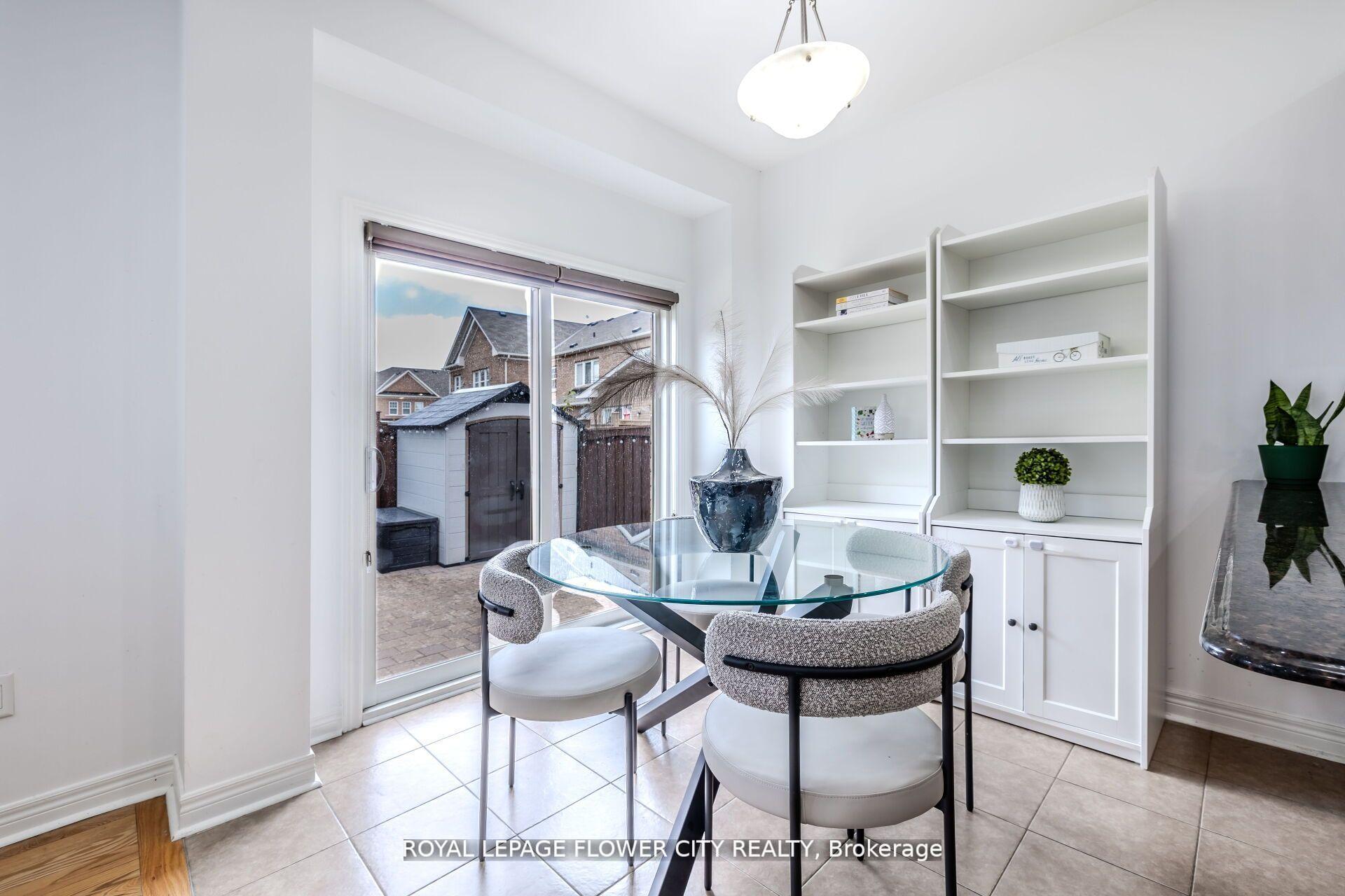 Photo 16 of 79 Mander Place N, Milton, Scott — HOMEH