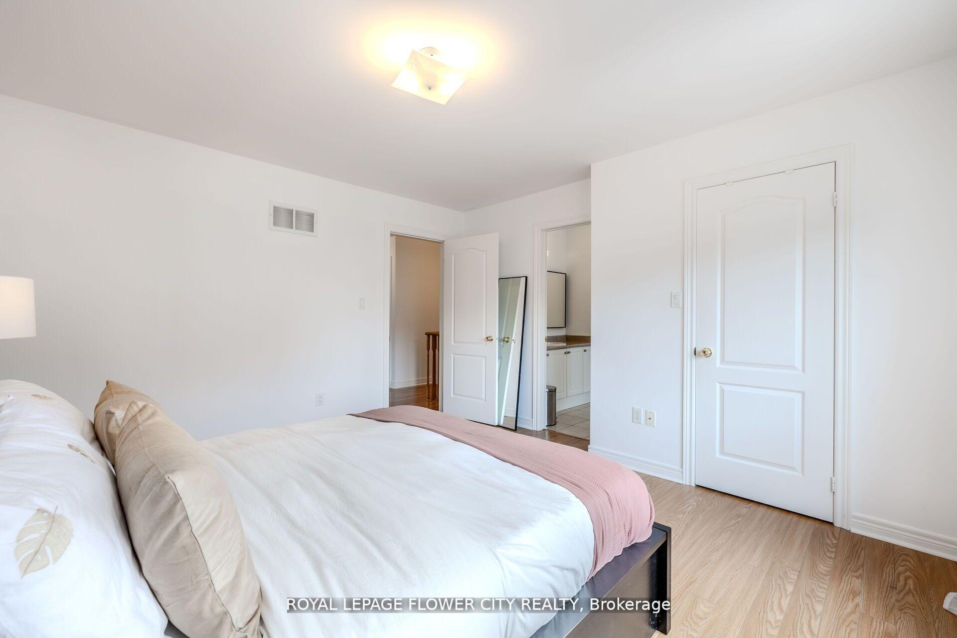 Photo 24 of 79 Mander Place N, Milton, Scott — HOMEH
