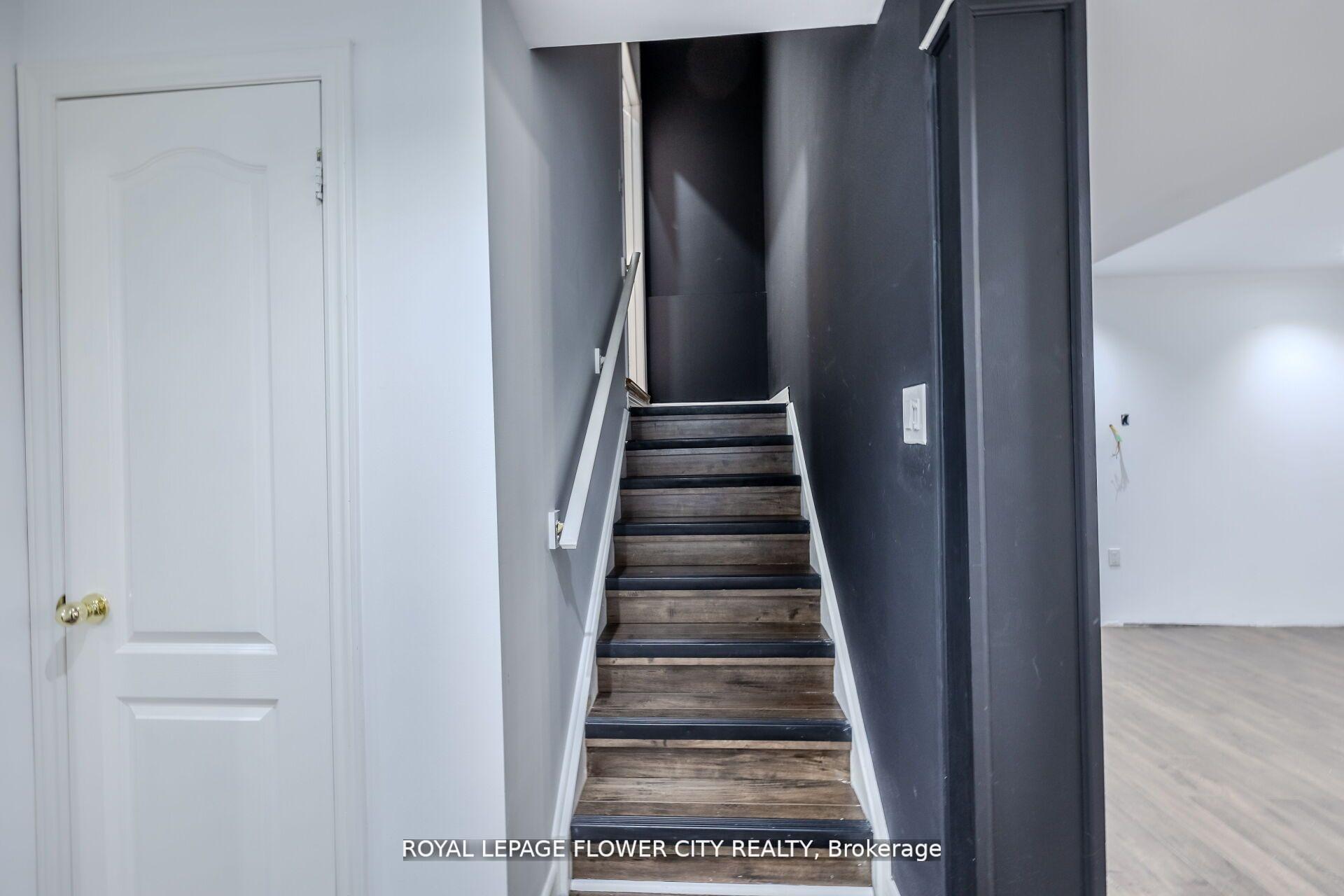 Photo 36 of 79 Mander Place N, Milton, Scott — HOMEH