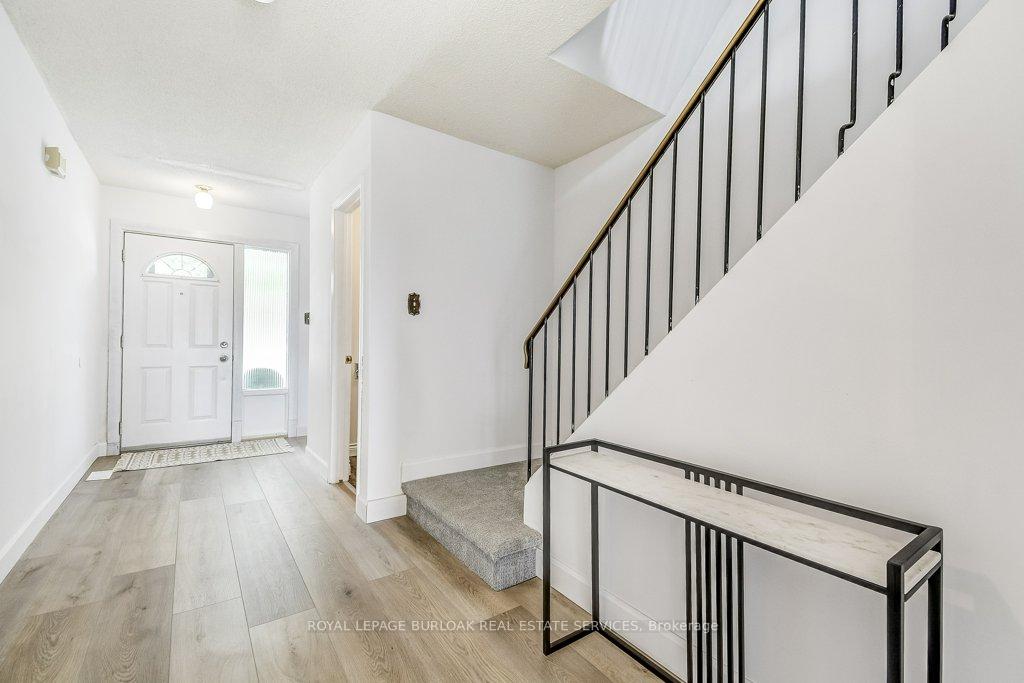 Photo 6 of 581 College Avenue W, Guelph, Dovercliffe Park/Old University — HOMEH