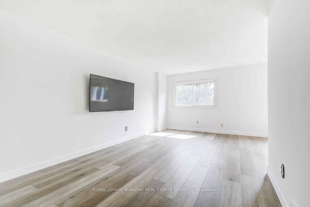 Photo 7 of 581 College Avenue W, Guelph, Dovercliffe Park/Old University — HOMEH