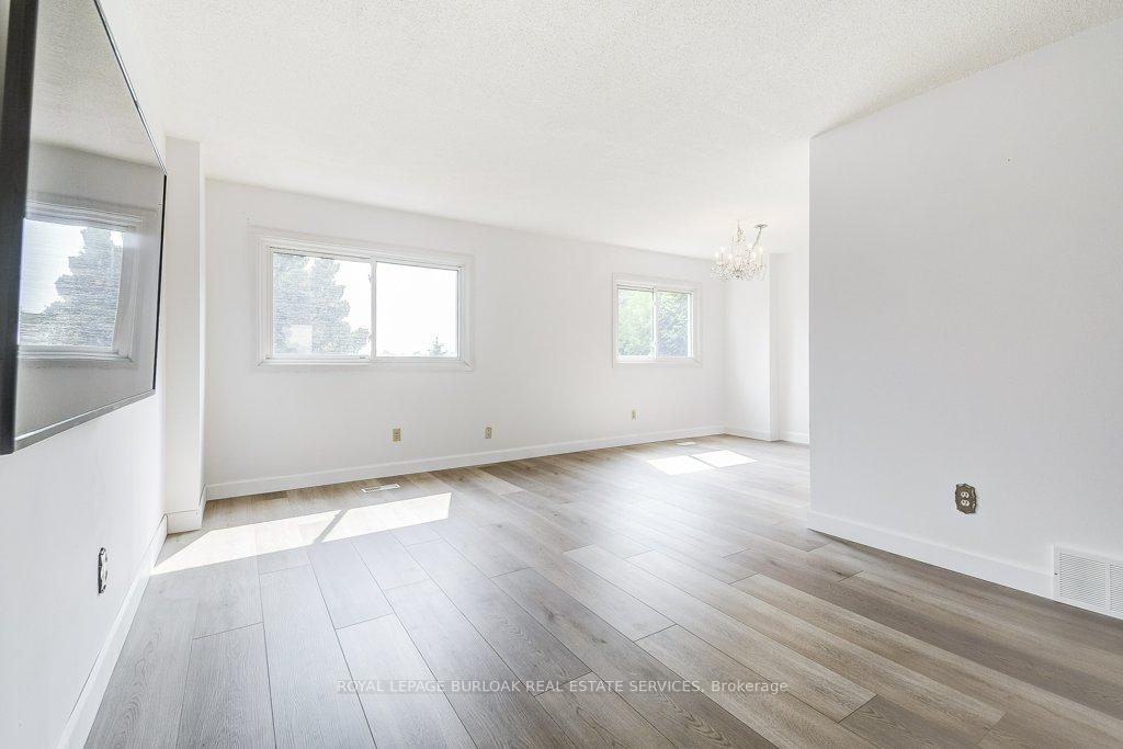 Photo 8 of 581 College Avenue W, Guelph, Dovercliffe Park/Old University — HOMEH