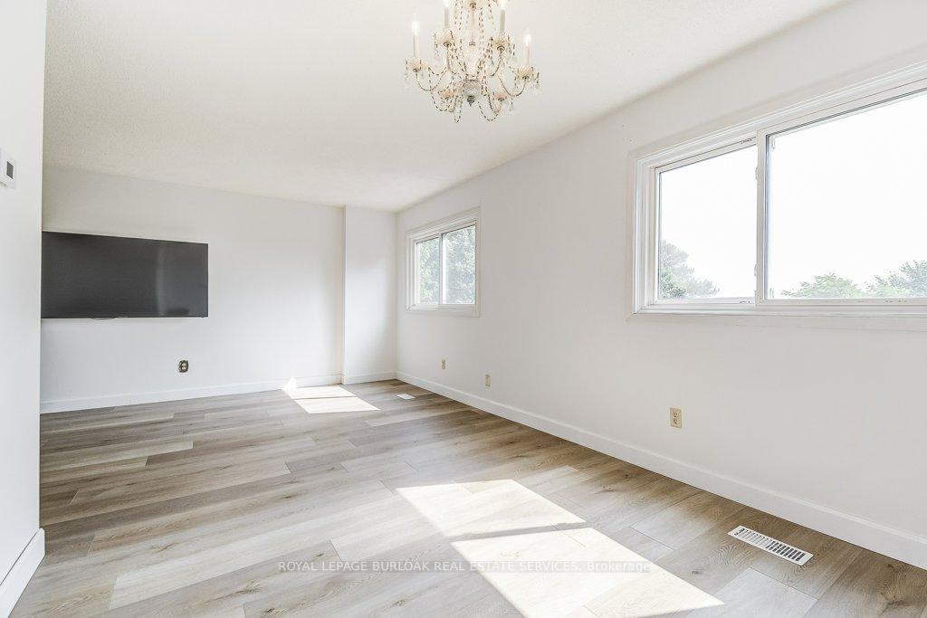Photo 12 of 581 College Avenue W, Guelph, Dovercliffe Park/Old University — HOMEH