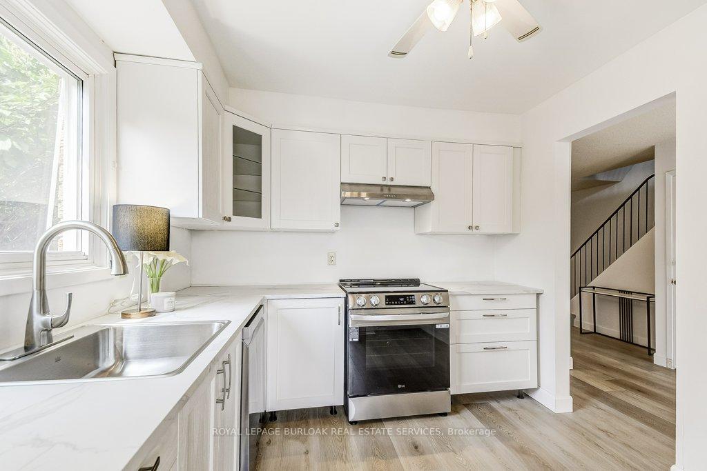 Photo 18 of 581 College Avenue W, Guelph, Dovercliffe Park/Old University — HOMEH