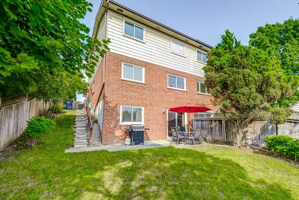 Photo 40 of 581 College Avenue W, Guelph, Dovercliffe Park/Old University — HOMEH
