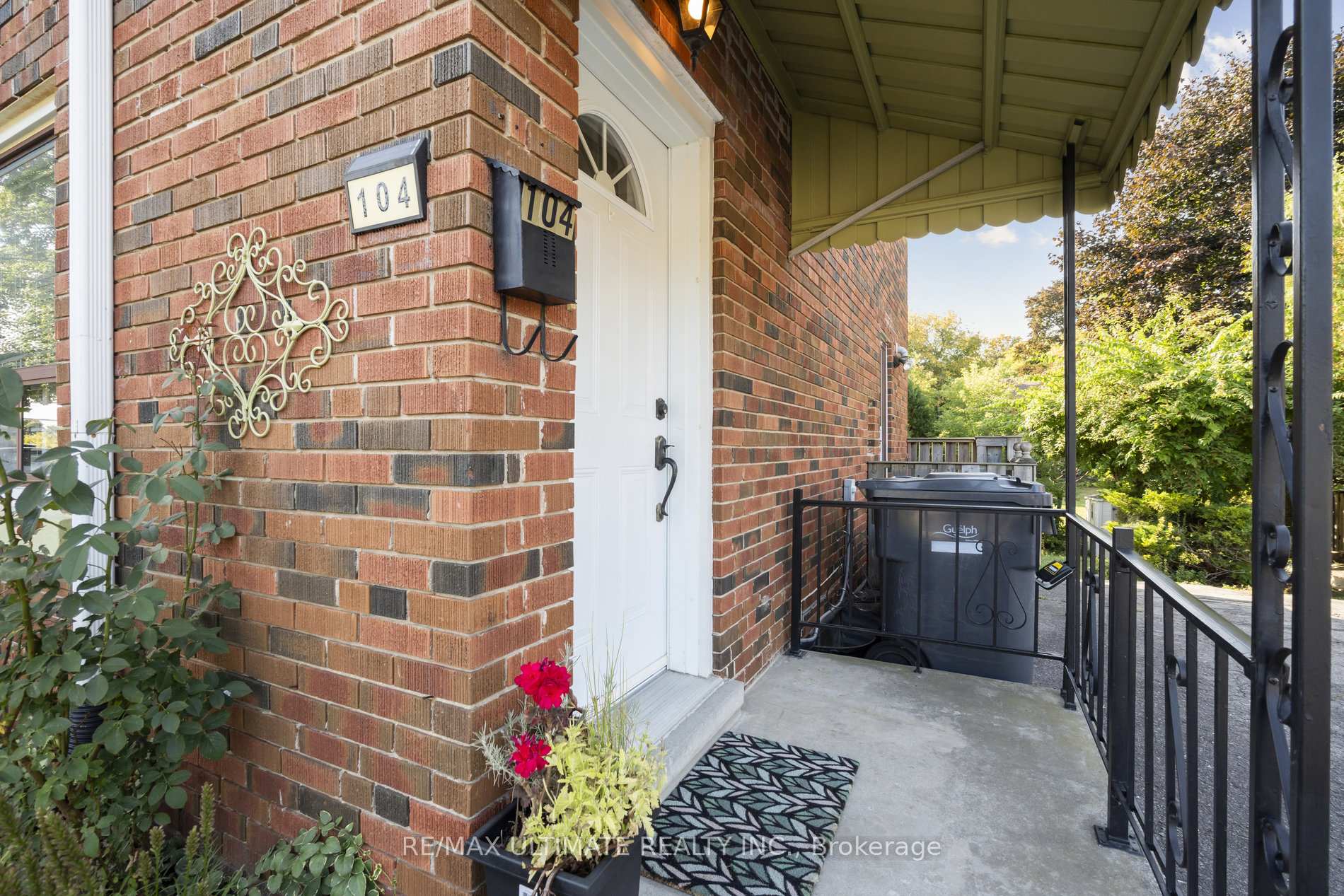 Photo 3 of 104 Waverley Drive, Guelph, Riverside Park — HOMEH