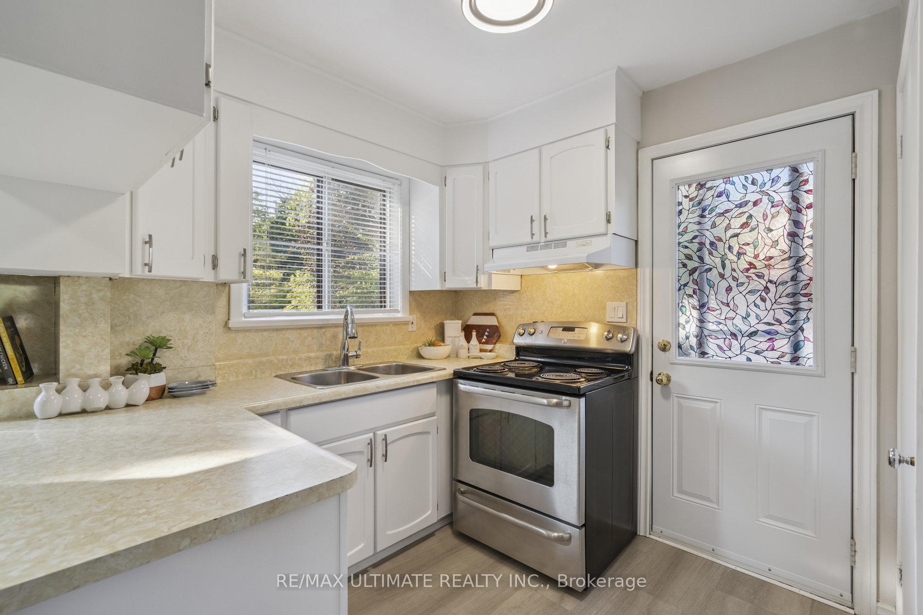 Photo 11 of 104 Waverley Drive, Guelph, Riverside Park — HOMEH