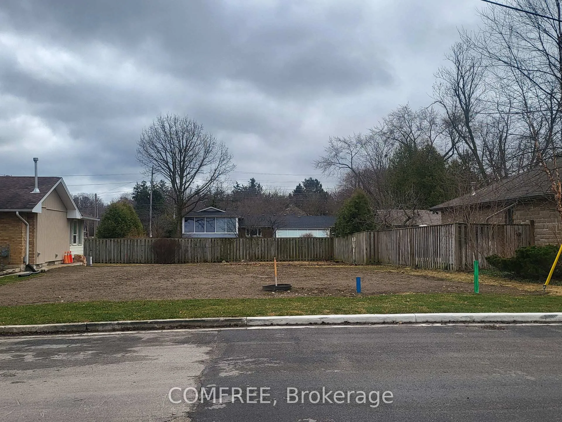 Photo 1 of 10 Lynwood Avenue, Guelph, Dovercliffe Park/Old University — HOMEH