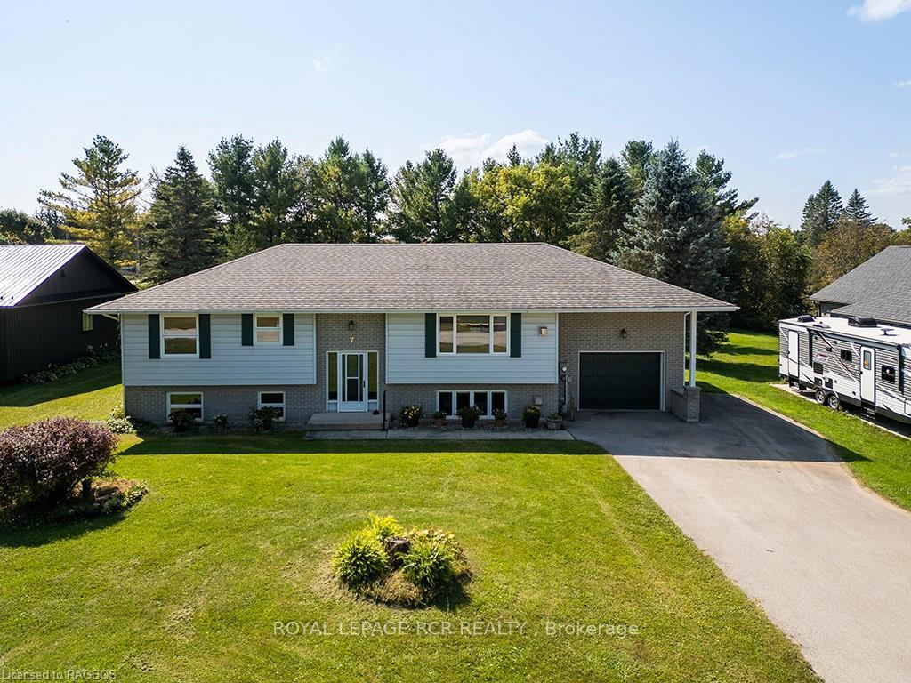 Front of 7 Bonnie Brae Place