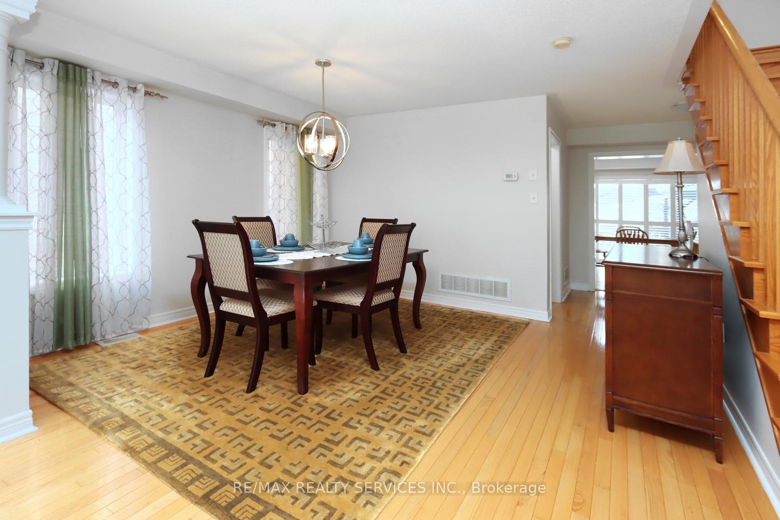 Photo 6 of 28 Hoile Drive, Ajax, South East — HOMEH