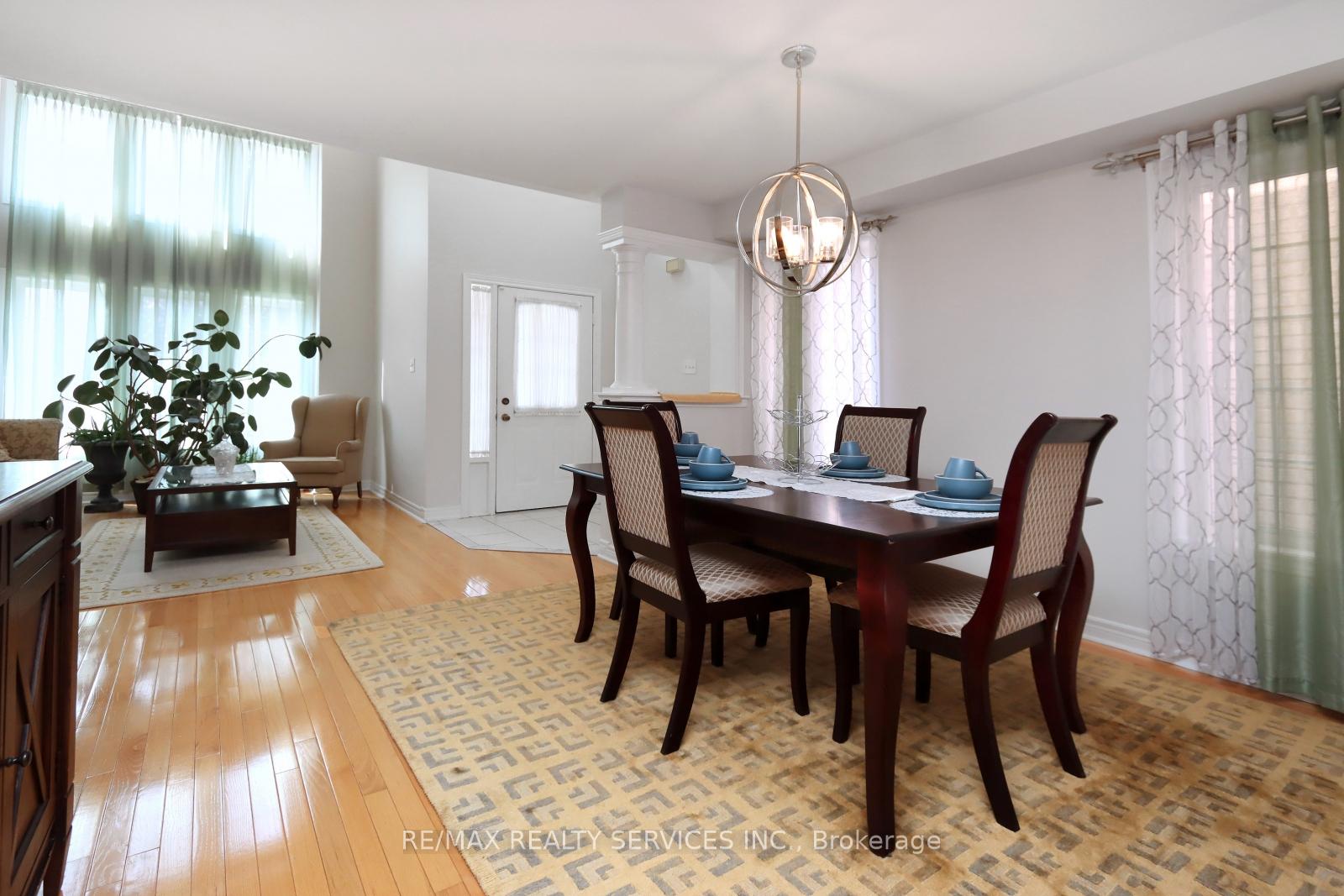 Photo 10 of 28 Hoile Drive, Ajax, South East — HOMEH