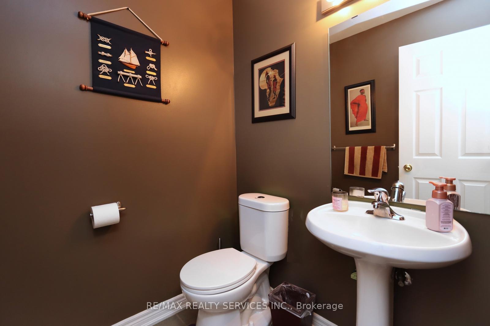 Photo 12 of 28 Hoile Drive, Ajax, South East — HOMEH