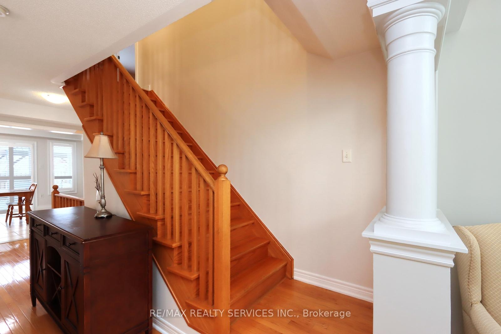 Photo 17 of 28 Hoile Drive, Ajax, South East — HOMEH