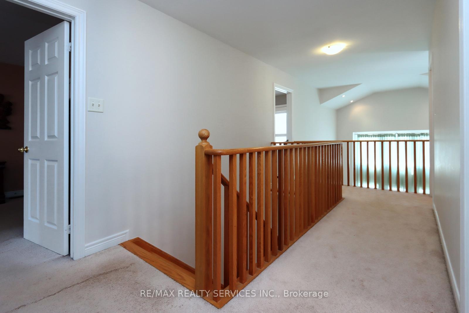 Photo 25 of 28 Hoile Drive, Ajax, South East — HOMEH