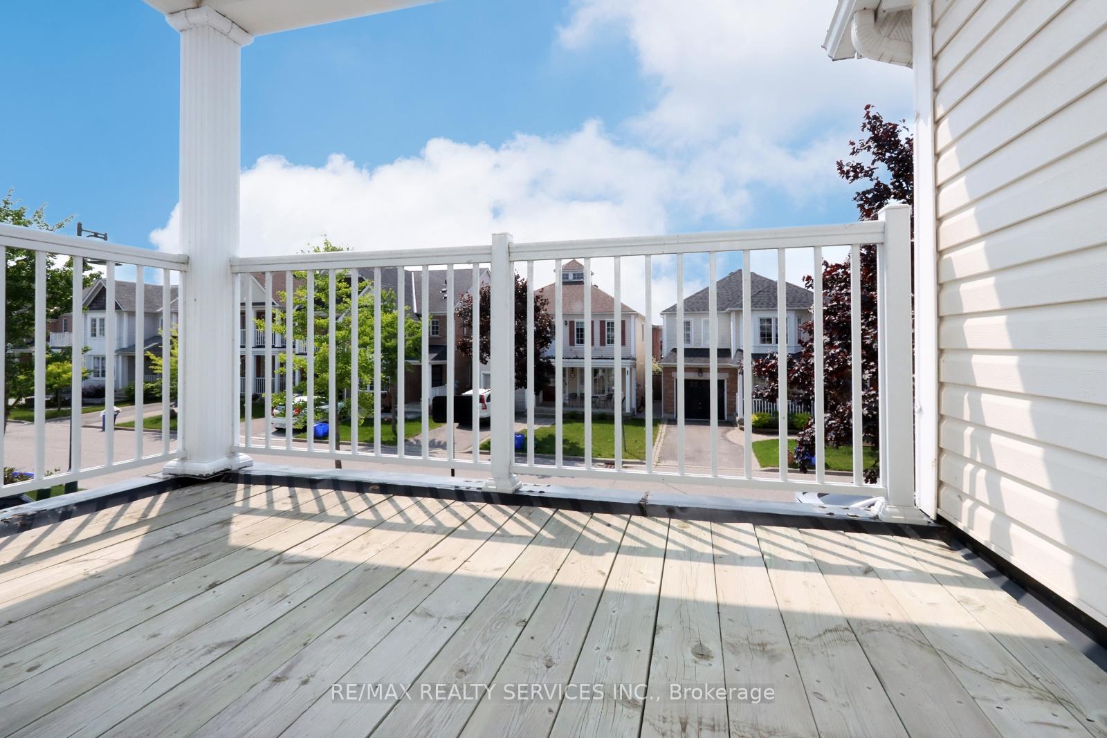 Photo 23 of 28 Hoile Drive, Ajax, South East — HOMEH
