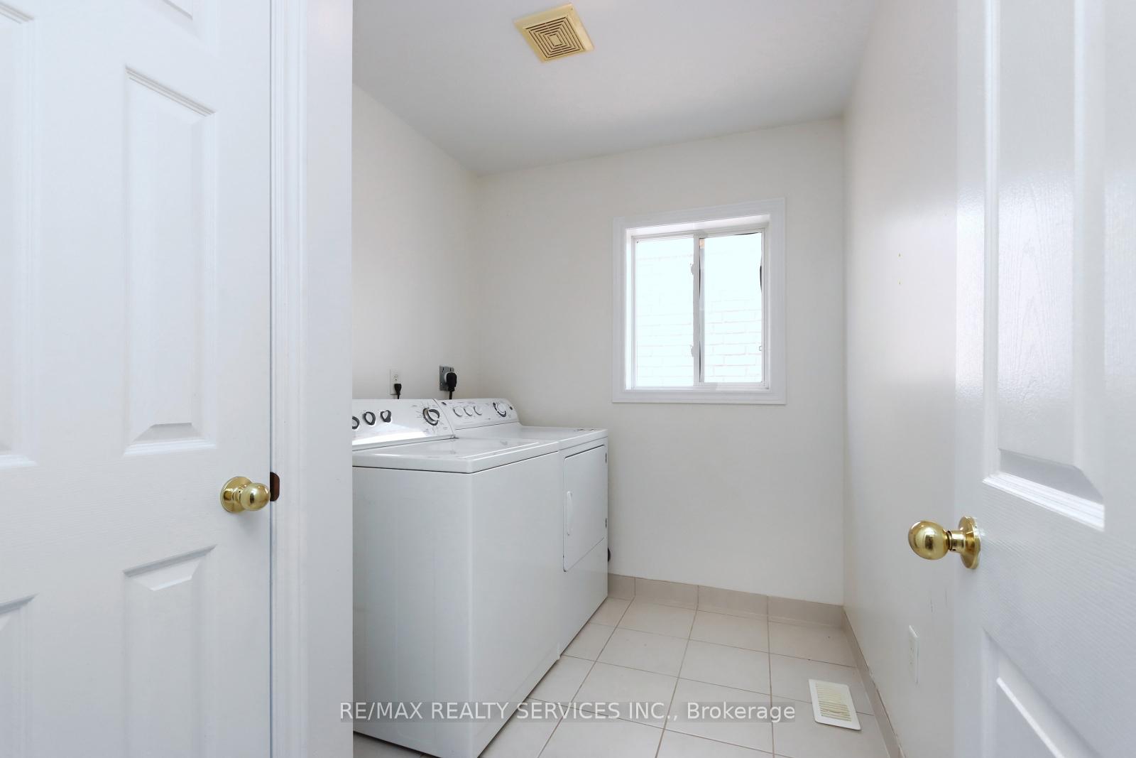 Photo 28 of 28 Hoile Drive, Ajax, South East — HOMEH