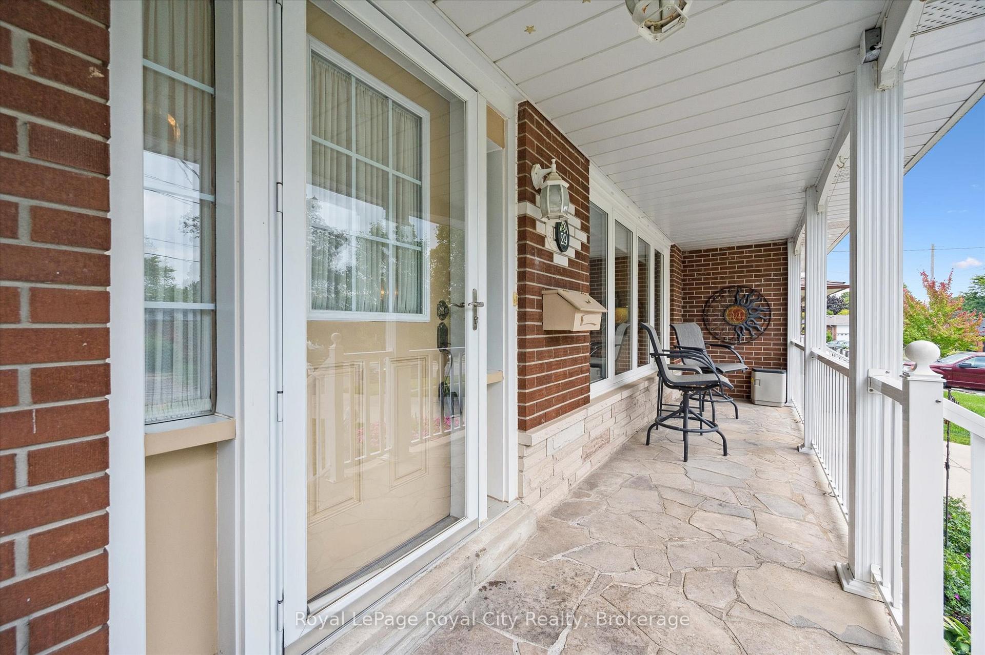 Photo 4 of 29 Algoma Drive, Guelph, Victoria North — HOMEH