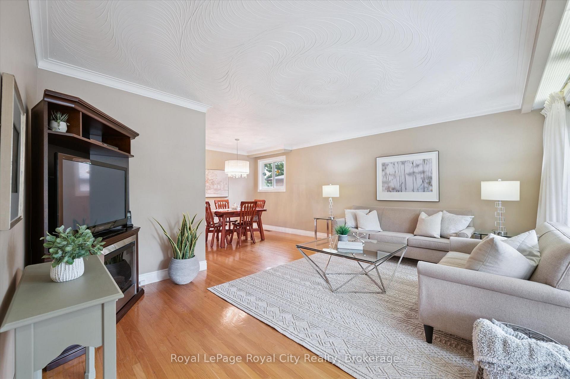 Photo 7 of 29 Algoma Drive, Guelph, Victoria North — HOMEH