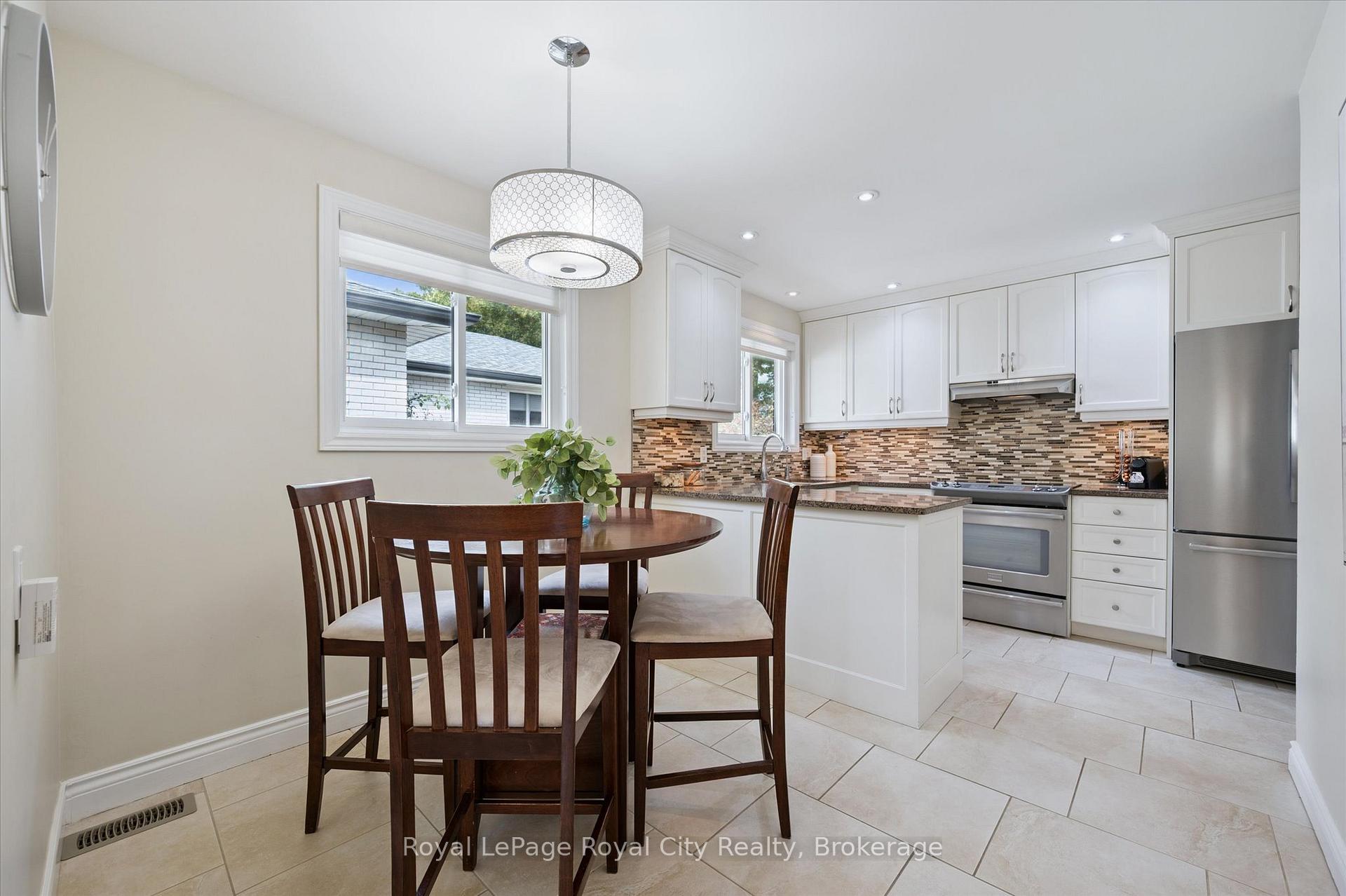 Photo 11 of 29 Algoma Drive, Guelph, Victoria North — HOMEH