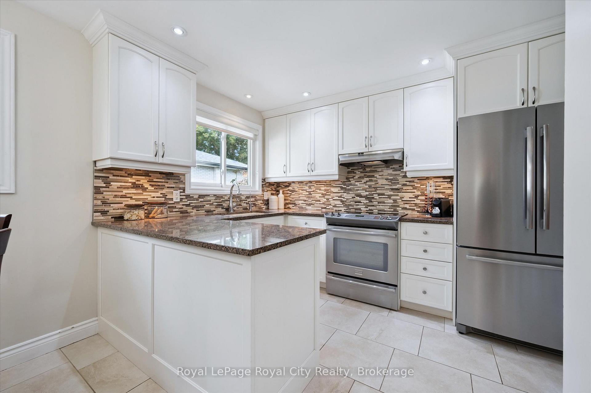Photo 12 of 29 Algoma Drive, Guelph, Victoria North — HOMEH