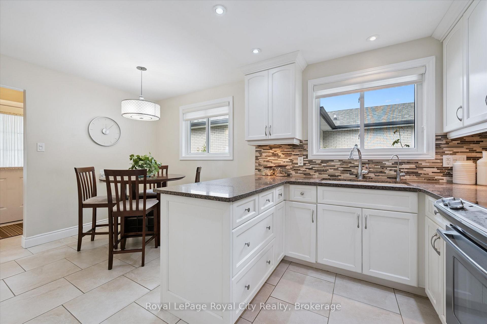 Photo 14 of 29 Algoma Drive, Guelph, Victoria North — HOMEH