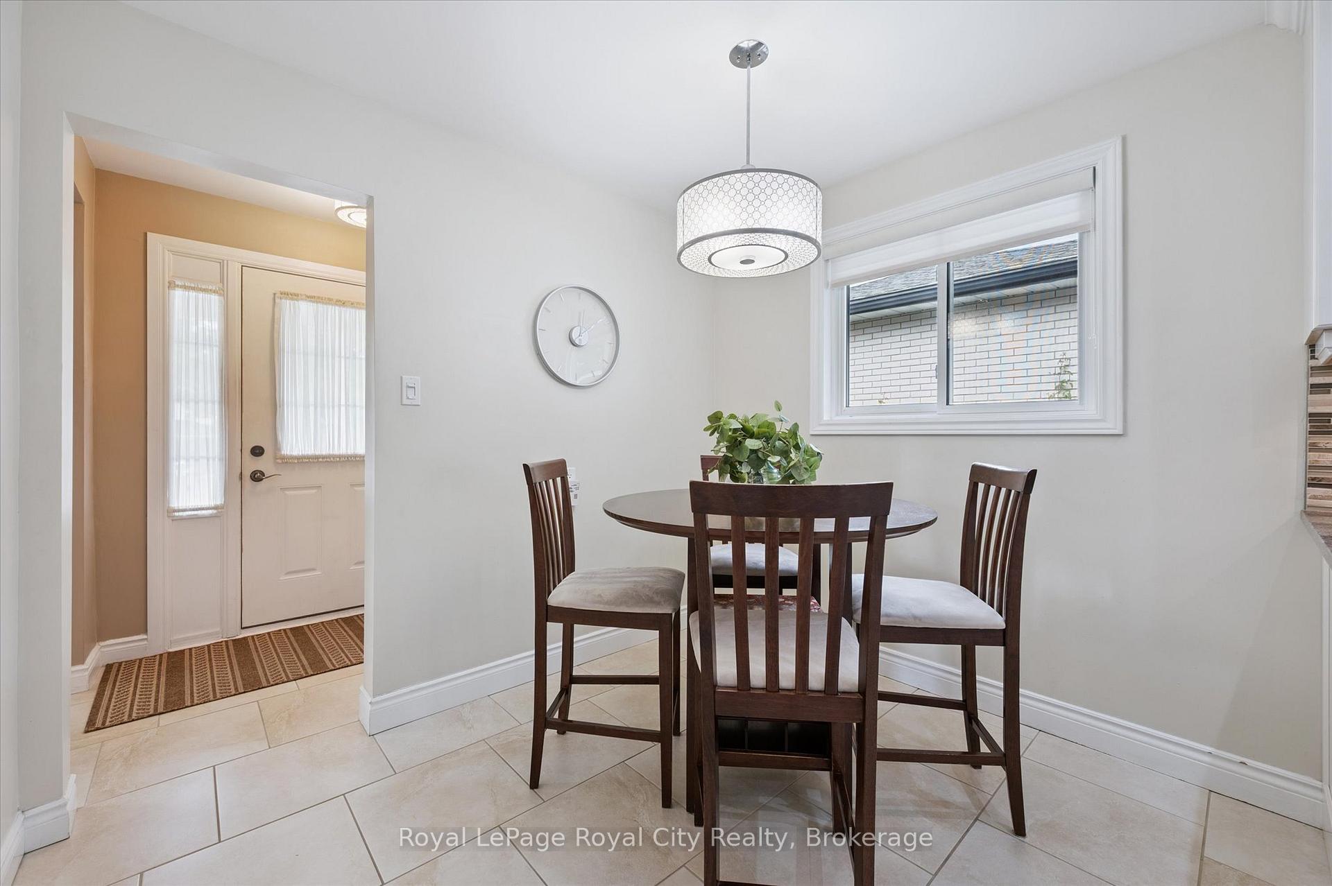 Photo 15 of 29 Algoma Drive, Guelph, Victoria North — HOMEH