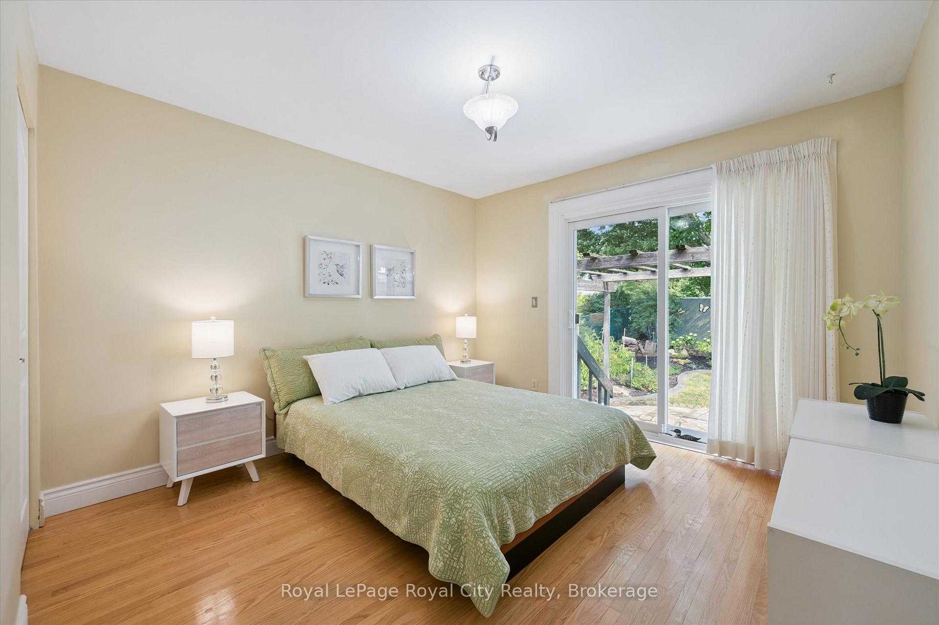 Photo 17 of 29 Algoma Drive, Guelph, Victoria North — HOMEH