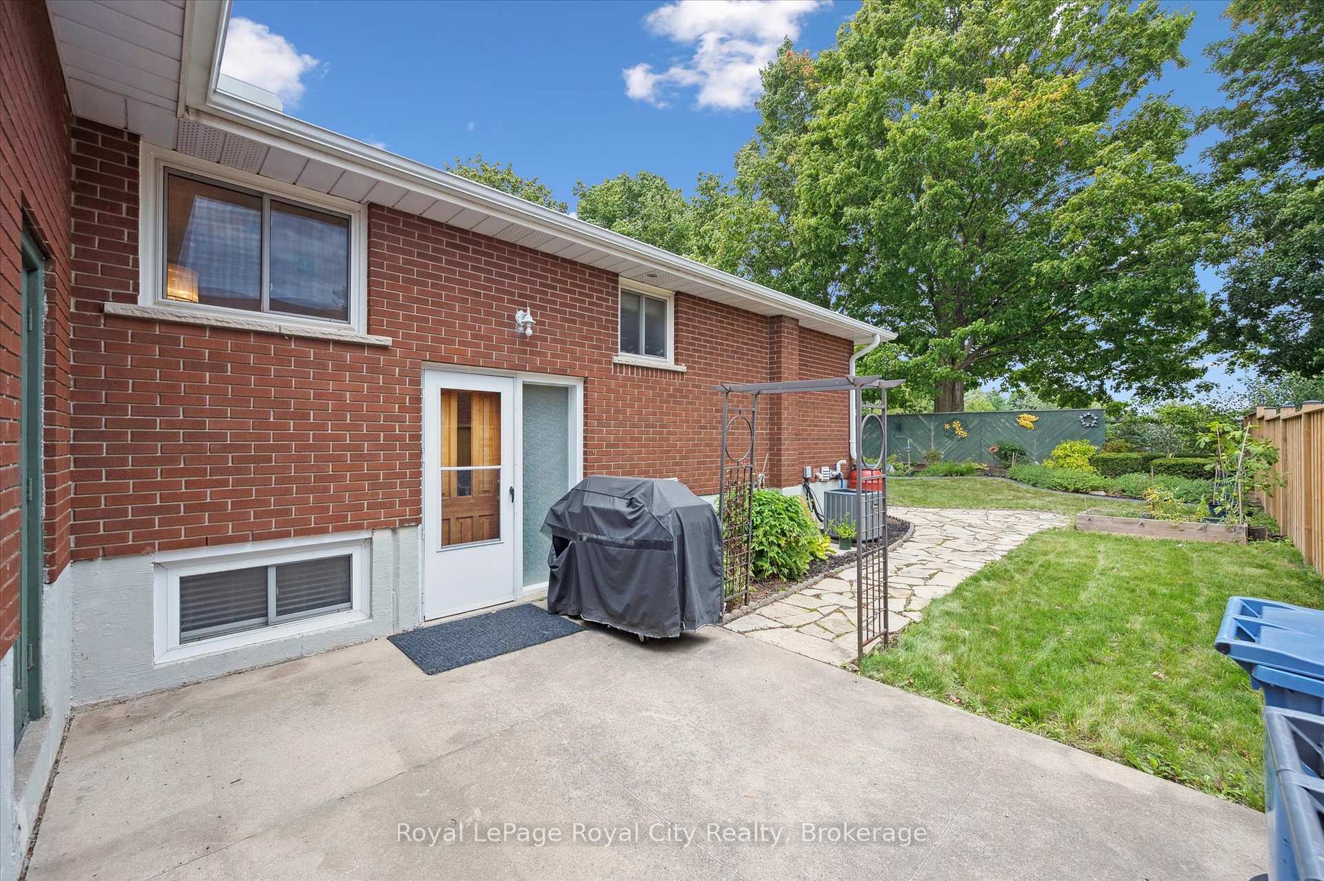 Photo 31 of 29 Algoma Drive, Guelph, Victoria North — HOMEH
