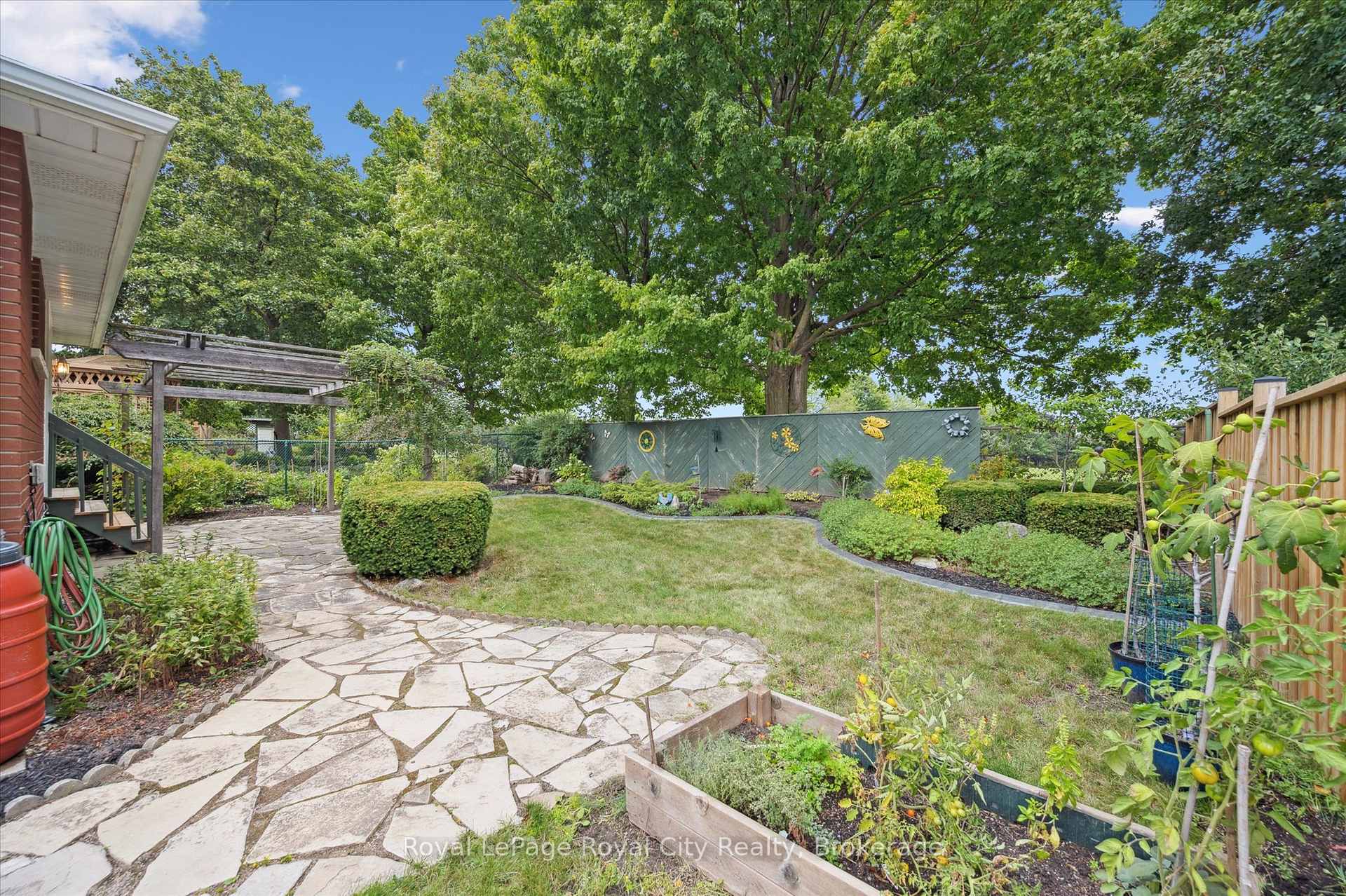 Photo 32 of 29 Algoma Drive, Guelph, Victoria North — HOMEH